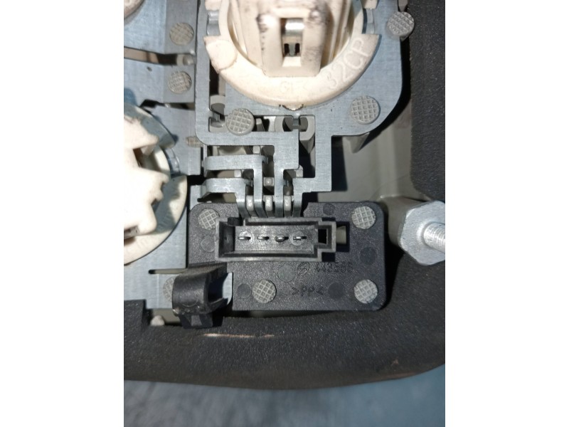 Recambio de piloto trasero derecho interior para opel vectra c caravan elegance referencia OEM IAM 24469464  