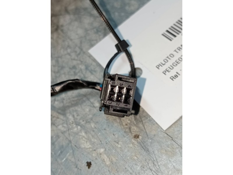 Recambio de piloto trasero izquierdo interior para peugeot 308 allure referencia OEM IAM 9677818380 81260101 