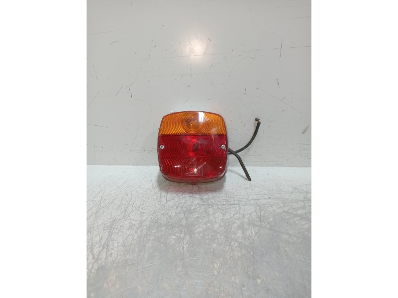 Recambio de piloto trasero izquierdo para santana 2.5 b dl t/d 2.5 dl referencia OEM IAM    Recambio de piloto trasero izquierdo para santana 2.5 b dl t/d 2.5 dl referencia OEM IAM