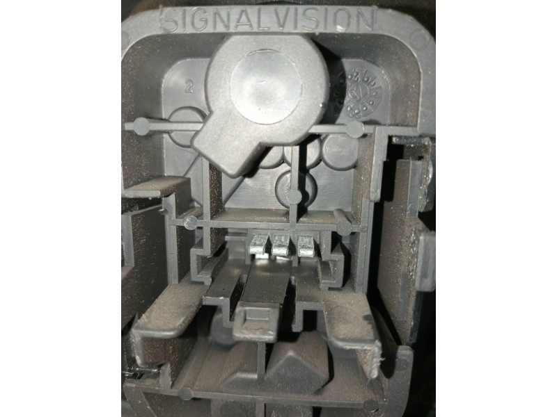 Recambio de piloto trasero central para renault safrane (b54) 2.2 cat referencia OEM IAM   