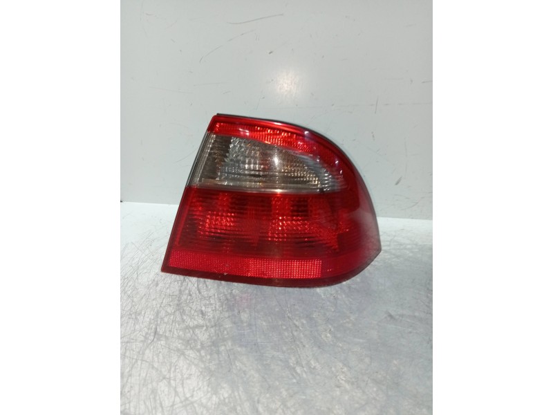 Recambio de piloto trasero derecho para saab 9-5 berlina 3.0 v6 tid cat referencia OEM IAM   