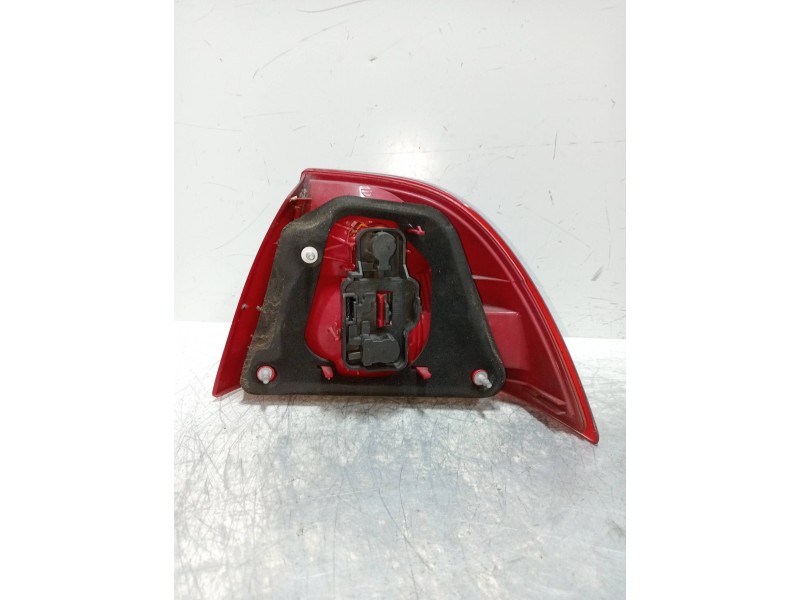 Recambio de piloto trasero izquierdo para saab 9-5 berlina 1.9 tid vector referencia OEM IAM   