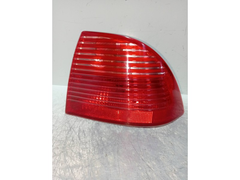 Recambio de piloto trasero derecho para saab 9-5 berlina 2.3 turbo cat referencia OEM IAM   