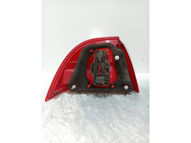 Recambio de piloto trasero derecho para saab 9-5 berlina 2.3 turbo cat referencia OEM IAM   