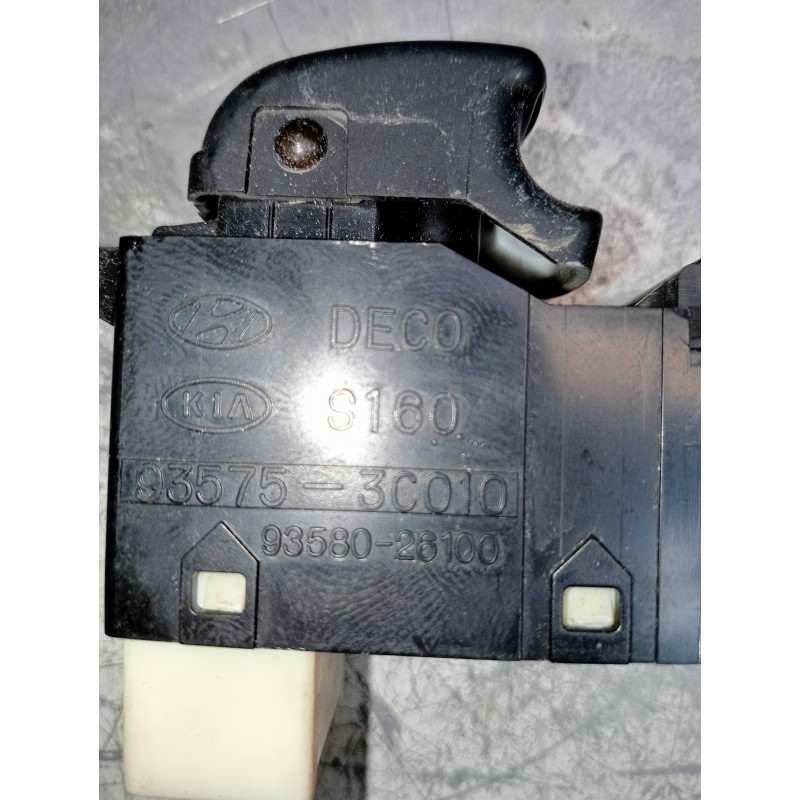 Recambio de mando elevalunas delantero derecho para hyundai santa fe (sm) 2.0 crdi cat referencia OEM IAM 935753C010 9358026100 