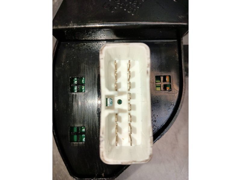 Recambio de mando elevalunas delantero izquierdo para hyundai santa fe (sm) 2.0 crdi cat referencia OEM IAM 9357026100 935302600