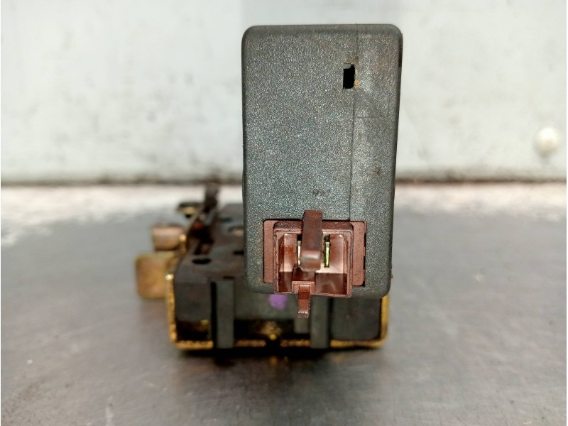 Recambio de motor cierre centralizado delantero derecho para peugeot 106 (s2) max d referencia OEM IAM   