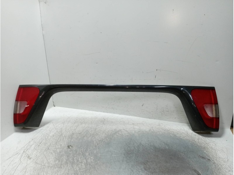 Recambio de piloto trasero central para volvo serie 850 2.0 cat referencia OEM IAM   