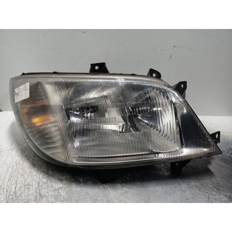 Recambio de faro derecho para mercedes sprinter 02.00  caja cerrada 208 cdi (901.6/902.661-662) referencia OEM IAM   