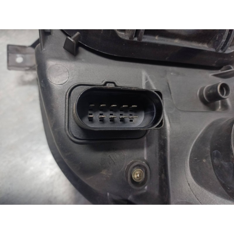 Recambio de faro derecho para mercedes sprinter 02.00  caja cerrada 208 cdi (901.6/902.661-662) referencia OEM IAM   