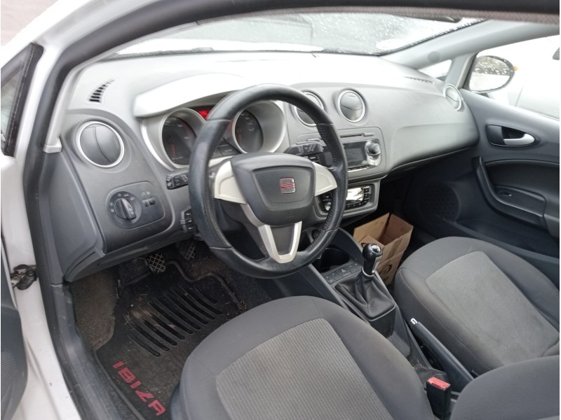 seat ibiza (6j5) del año 2011