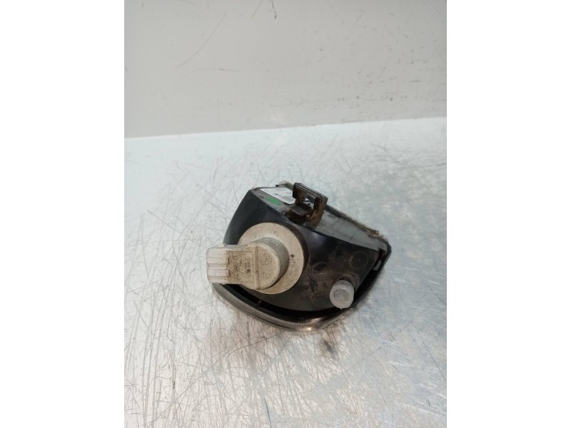 Recambio de piloto delantero derecho para seat ibiza (6k) 1.3 cat (aav) referencia OEM IAM 67732590  
