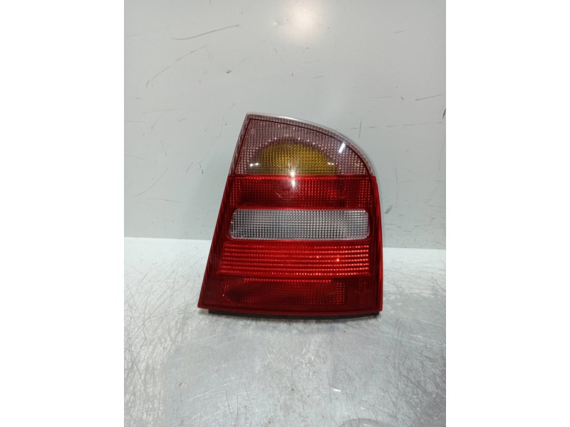 Recambio de piloto trasero derecho para skoda octavia berlina (1u2) 1.9 tdi glx referencia OEM IAM 1U6945112  