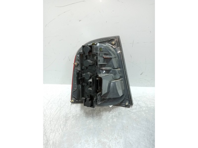 Recambio de piloto trasero derecho para skoda octavia berlina (1u2) 1.9 tdi glx referencia OEM IAM 1U6945112  