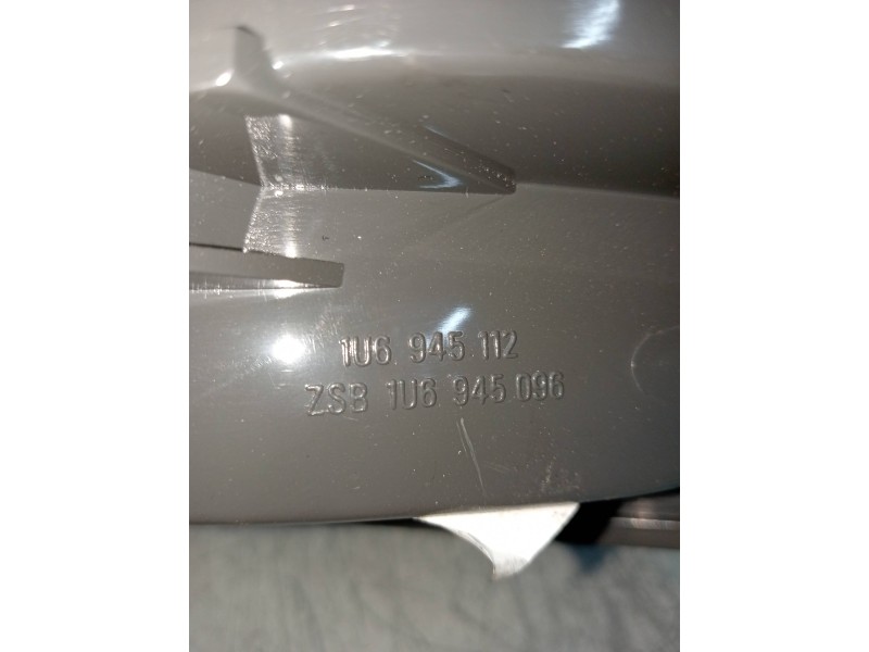 Recambio de piloto trasero derecho para skoda octavia berlina (1u2) 1.9 tdi glx referencia OEM IAM 1U6945112  