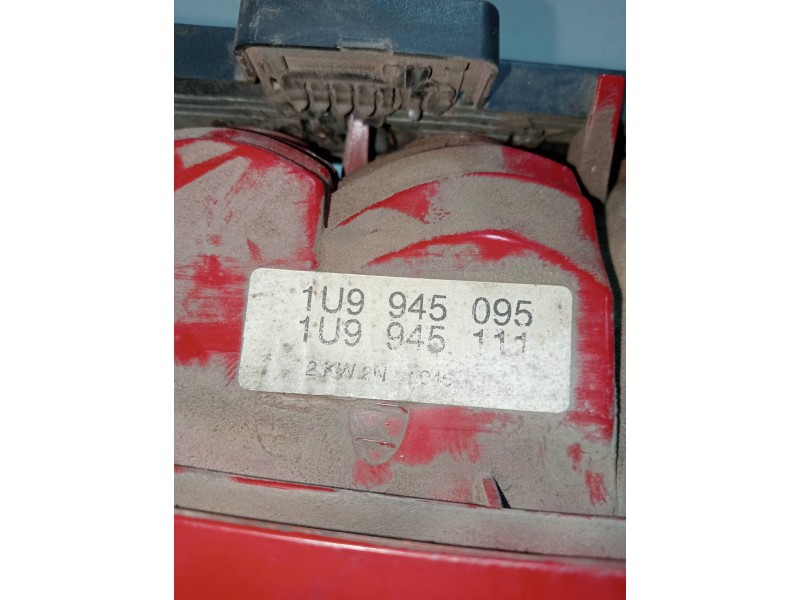 Recambio de piloto trasero izquierdo para skoda octavia combi (1u5) 1.9 tdi referencia OEM IAM 1U9945111 1U9945095 