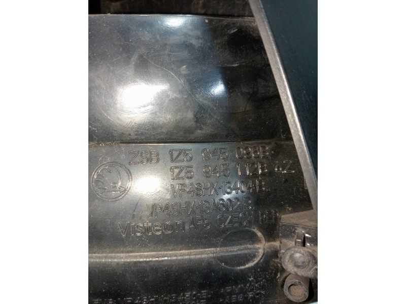 Recambio de piloto trasero derecho para skoda octavia berlina (1z3) 1.6 referencia OEM IAM 1Z5945112 1Z5945096 