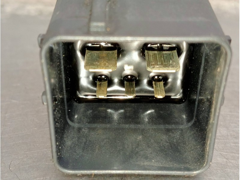 Recambio de caja precalentamiento para peugeot partner kombi referencia OEM IAM 9303299780 51299058A 