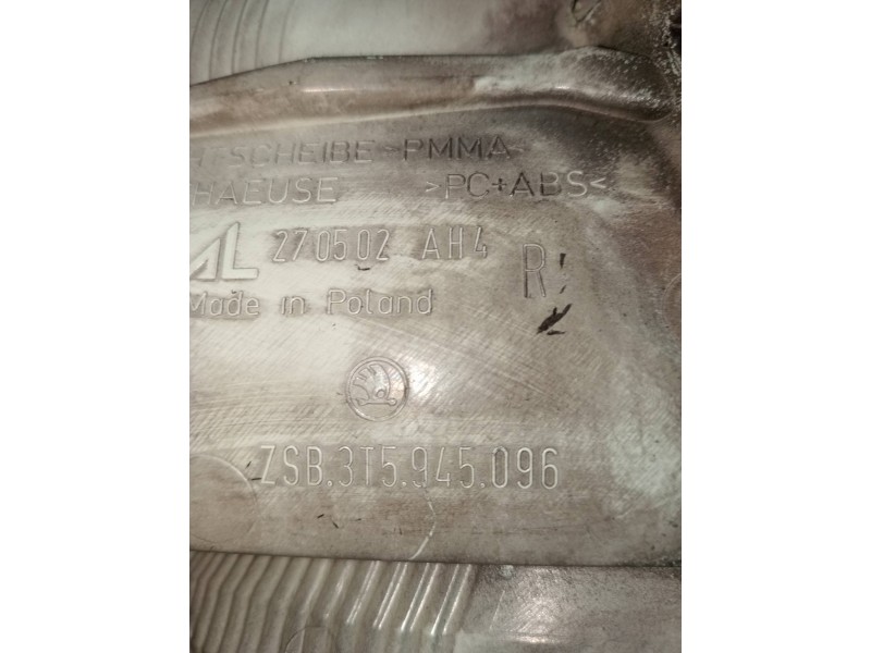 Recambio de piloto trasero derecho para skoda suberb (3t4) ambition referencia OEM IAM 3T5945096  