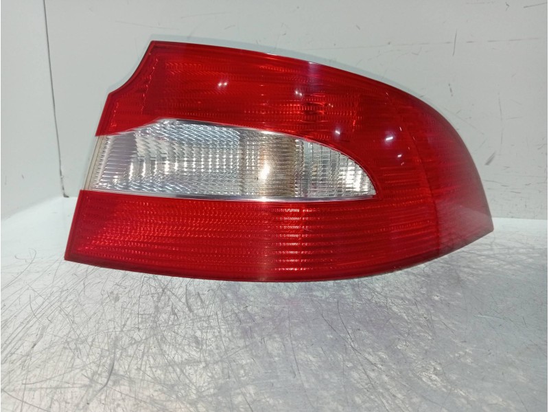 Recambio de piloto trasero derecho para skoda suberb (3t4) elegance referencia OEM IAM 3T5945096  