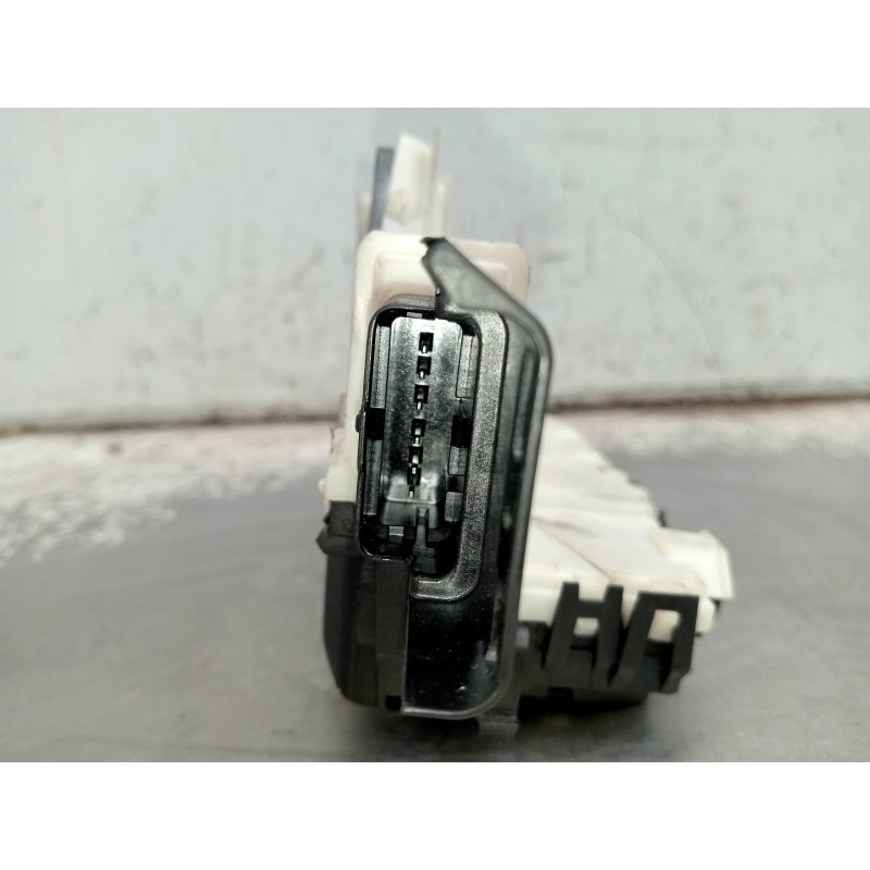 Recambio de motor cierre centralizado trasero izquierdo para peugeot partner kombi referencia OEM IAM 828421 6P LATERAL (CORREDE