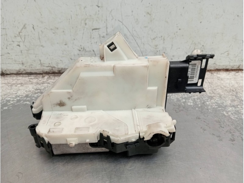 Recambio de motor cierre centralizado trasero derecho para peugeot partner kombi referencia OEM IAM 828423 6P LATERAL (PUERTA CO