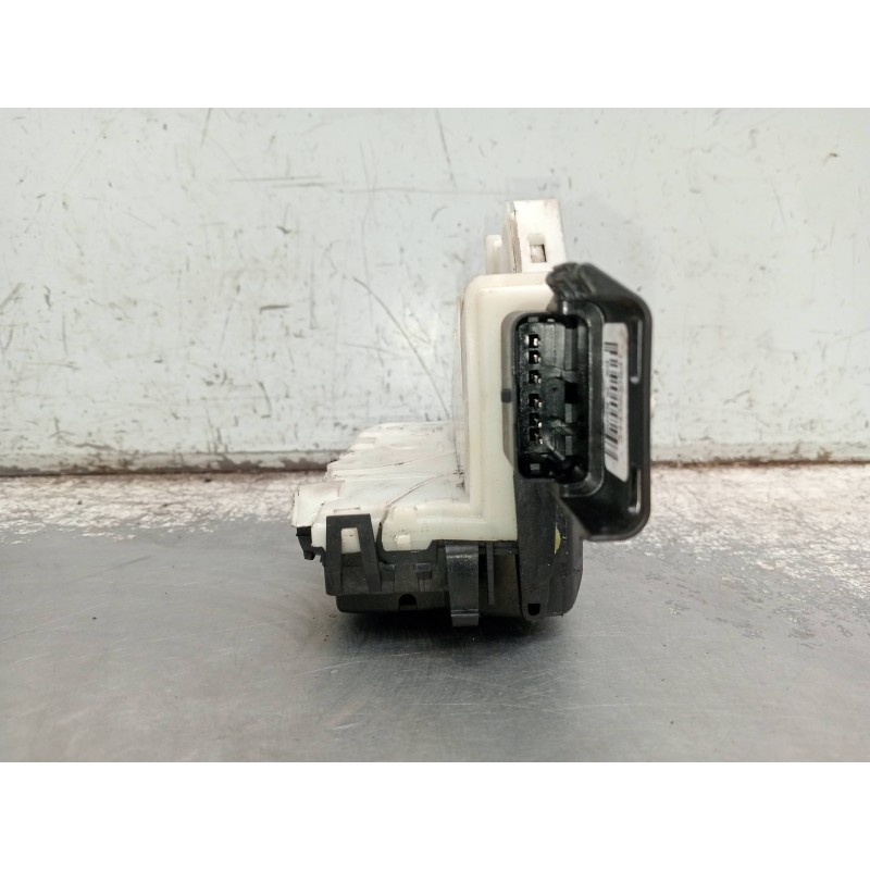 Recambio de motor cierre centralizado trasero derecho para peugeot partner kombi referencia OEM IAM 828423 6P LATERAL (PUERTA CO