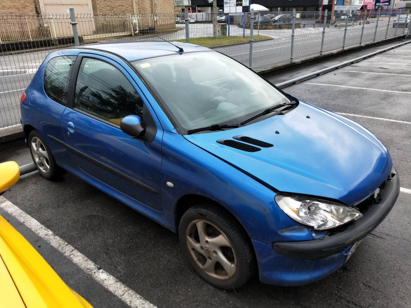peugeot 206 berlina del año 2003