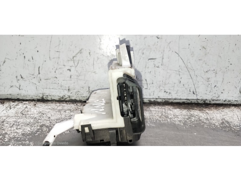 Recambio de motor cierre centralizado delantero derecho para peugeot partner kombi referencia OEM IAM 828405  6P