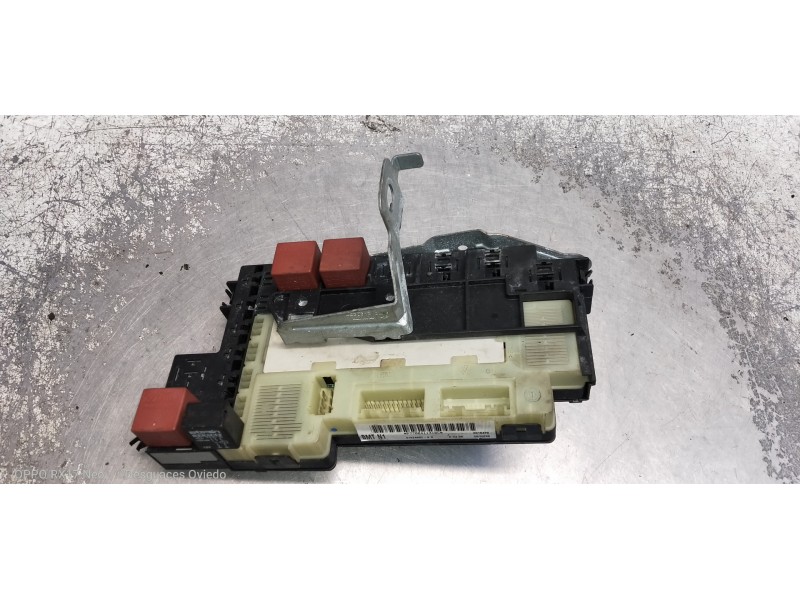 Recambio de caja reles / fusibles para renault clio ii fase i (b/cbo) 1.2 referencia OEM IAM P7700411318C BMTN1 21624653
