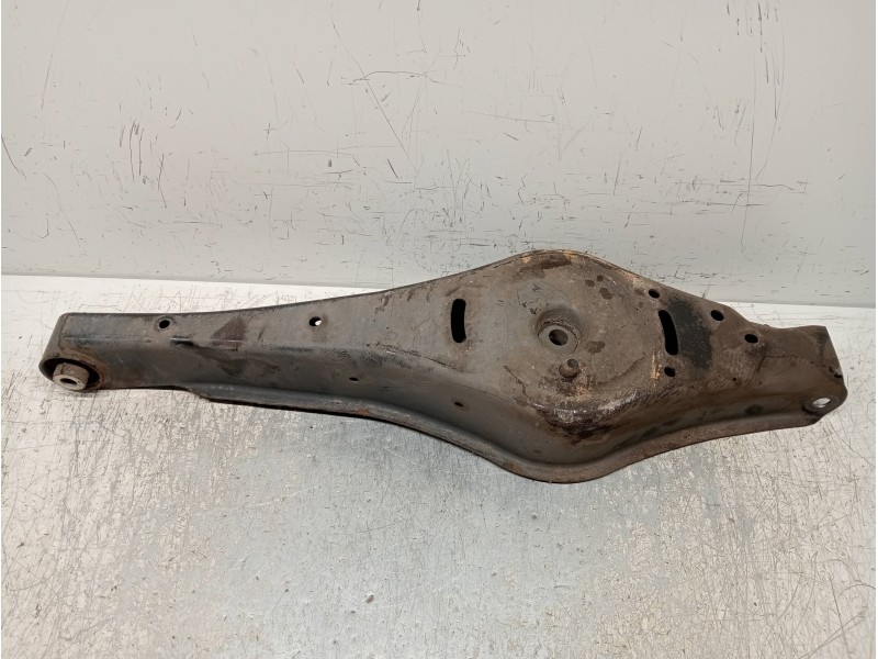 Recambio de brazo suspension inferior trasero izquierdo para volkswagen passat lim. (362) 1.6 tdi dpf referencia OEM IAM 1K05053