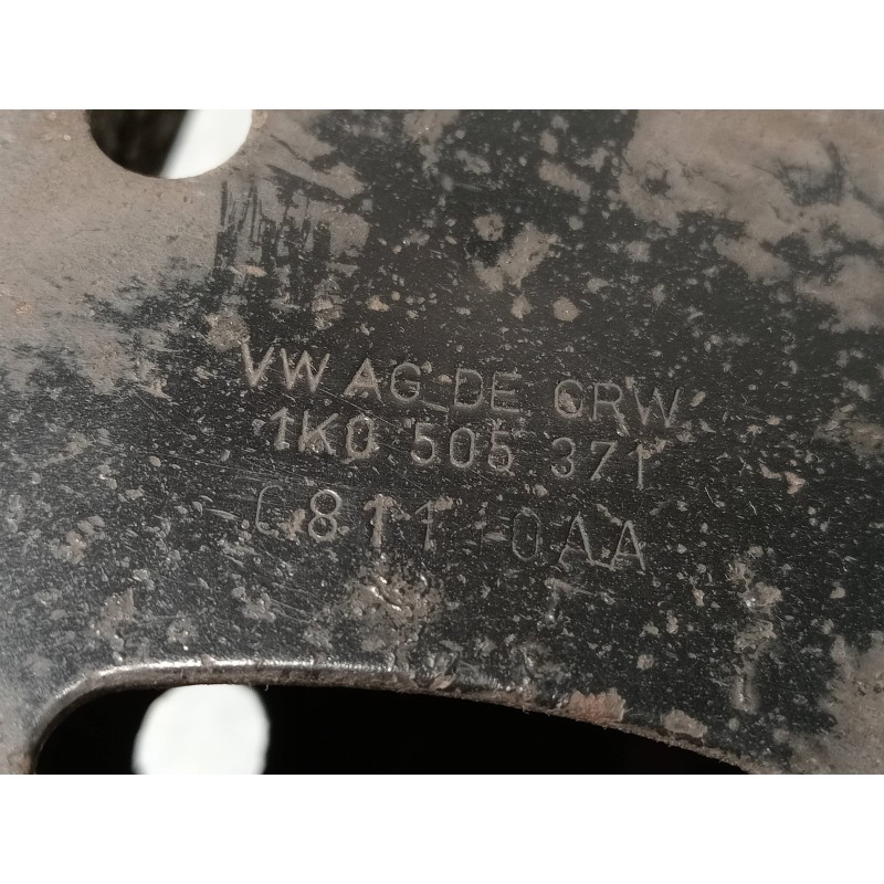 Recambio de brazo suspension inferior trasero izquierdo para volkswagen passat lim. (362) 1.6 tdi dpf referencia OEM IAM 1K05053