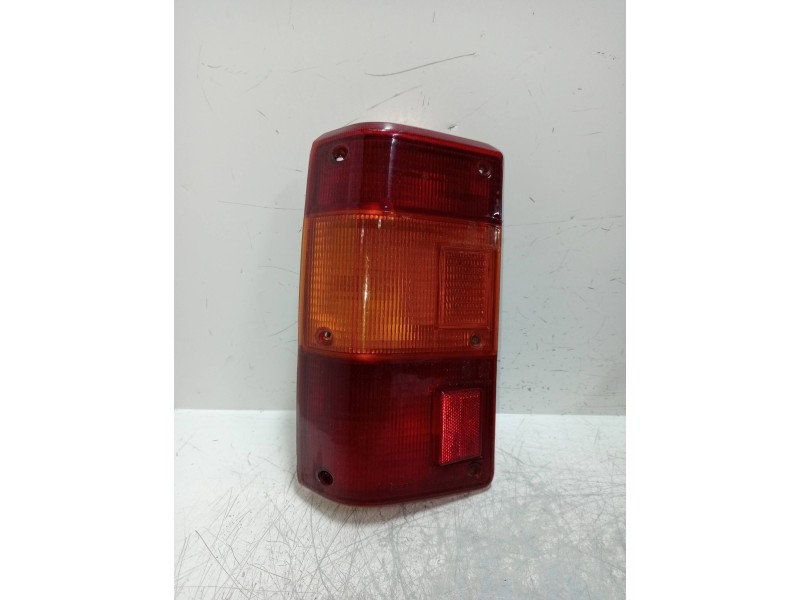 Recambio de piloto trasero izquierdo para ssangyong family 2.5 referencia OEM IAM   