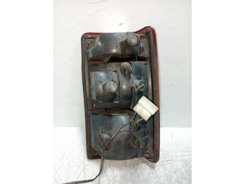 Recambio de piloto trasero izquierdo para ssangyong family 2.5 referencia OEM IAM   