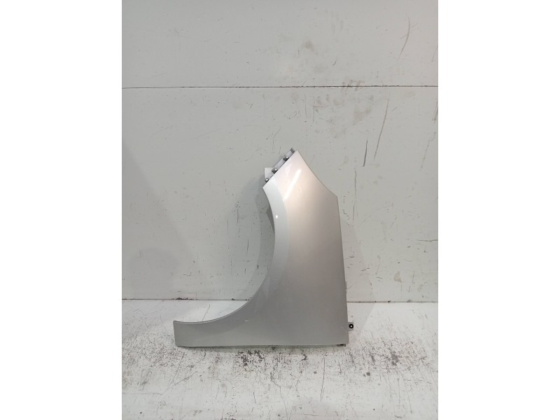 Recambio de aleta delantera izquierda para renault scenic iii referencia OEM IAM   