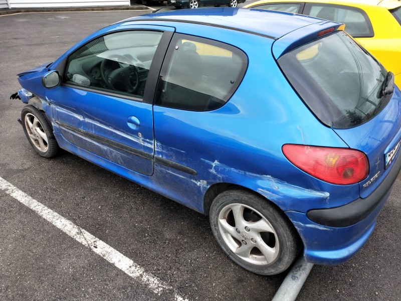 peugeot 206 berlina del año 2003