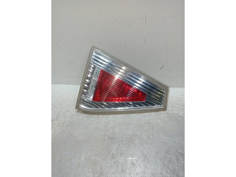 Recambio de piloto trasero izquierdo interior para subaru impreza g12 classic referencia OEM IAM   