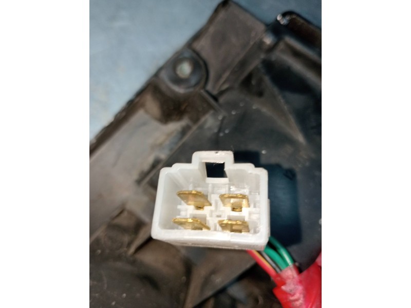 Recambio de piloto trasero izquierdo para suzuki swift sf berlina (ea) 1.3 cat referencia OEM IAM 22032232  