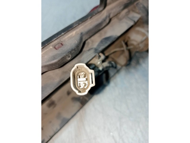 Recambio de piloto trasero central para suzuki swift sf berlina (ea) referencia OEM IAM   