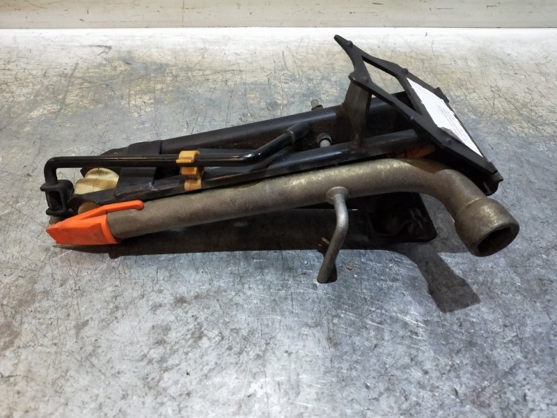 Recambio de gato para ford fiesta berl./courier si referencia OEM IAM   