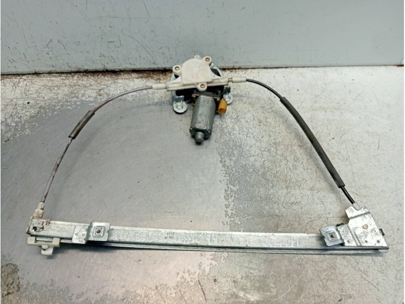 Recambio de elevalunas delantero derecho para renault megane i fase 2 classic (la..) 1.9 d authentique referencia OEM IAM 013082