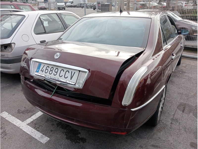 lancia thesis (115) del año 2002