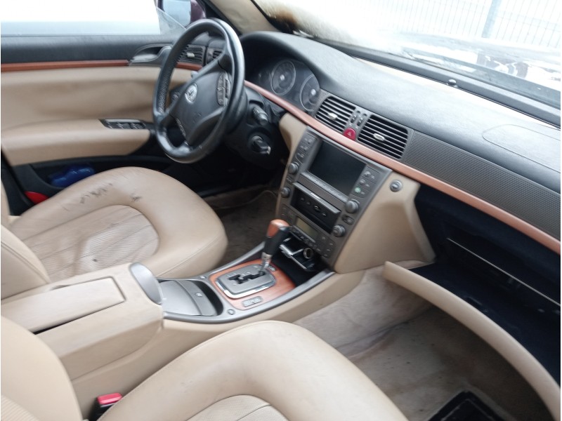 lancia thesis (115) del año 2002