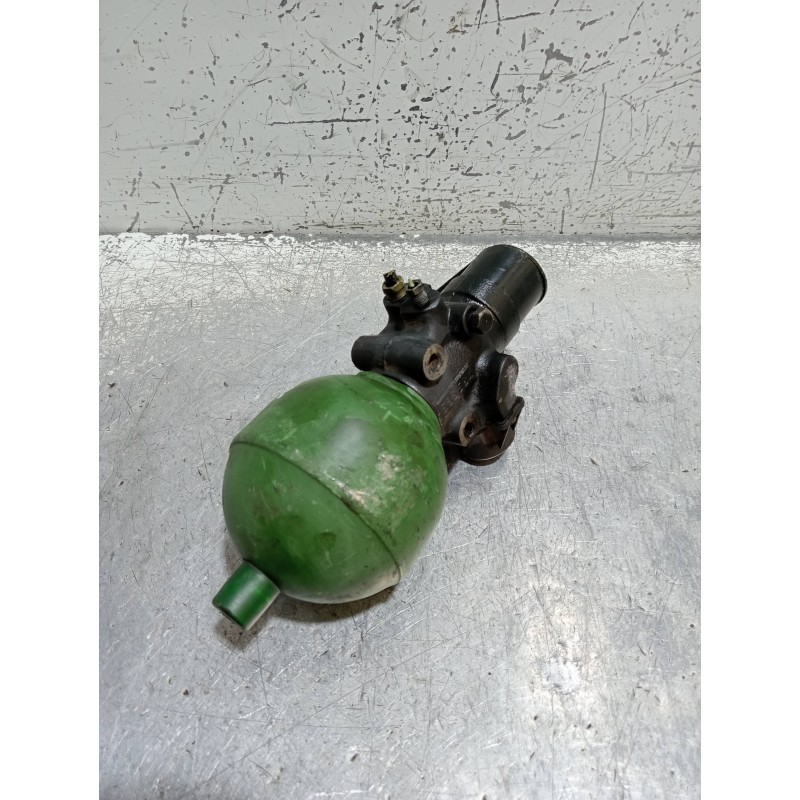 Recambio de acumulador central amortiguacion para citroen xantia berlina 1.9 td sx referencia OEM IAM 96154588  