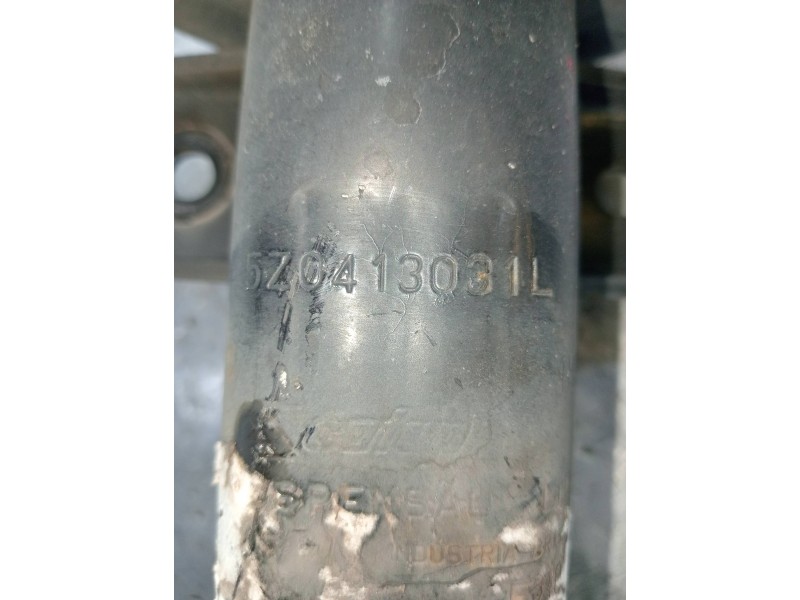 Recambio de amortiguador delantero izquierdo para volkswagen fox (5z1) básico referencia OEM IAM 5Z0413031L  