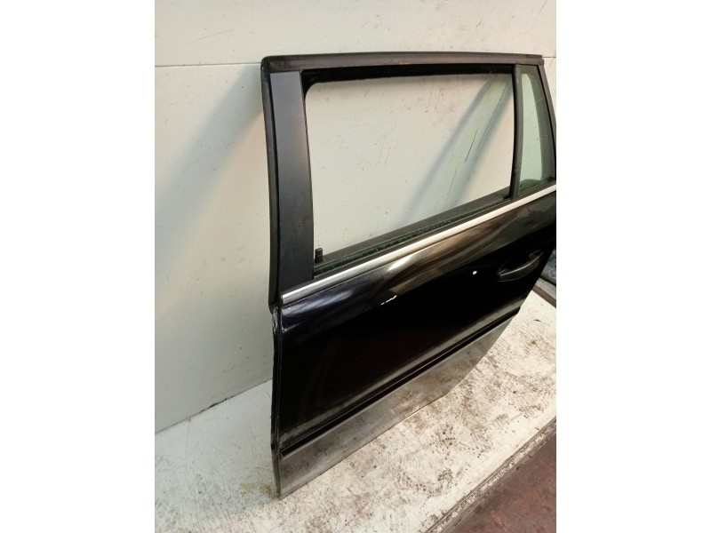 Recambio de puerta trasera izquierda para opel vectra c caravan elegance referencia OEM IAM   5P