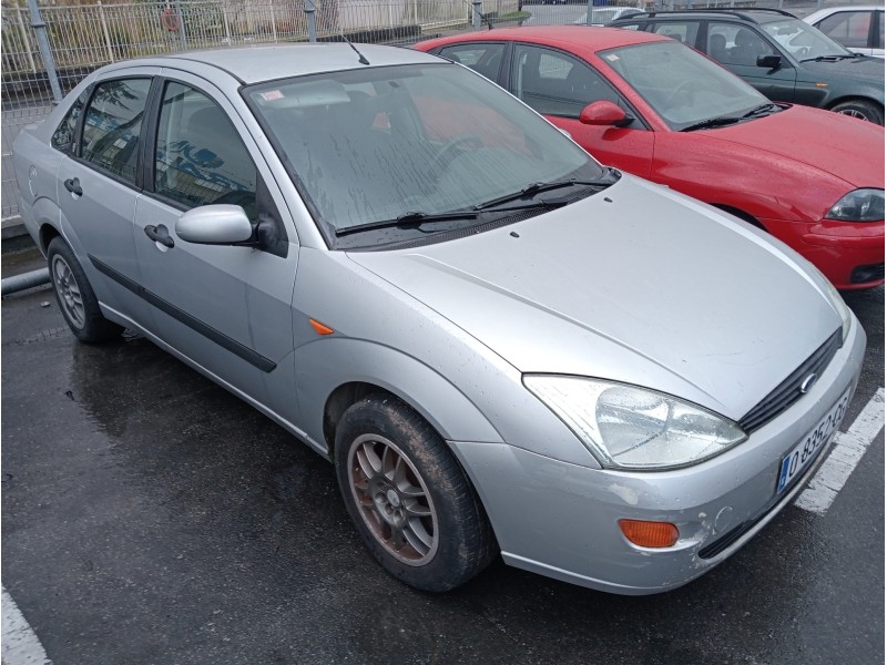ford focus berlina (cak) del año 2000