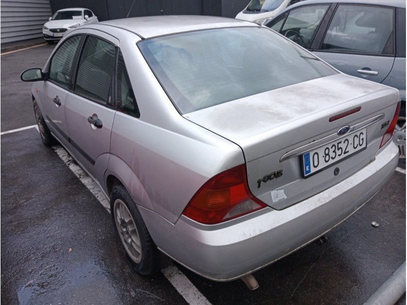 ford focus berlina (cak) del año 2000