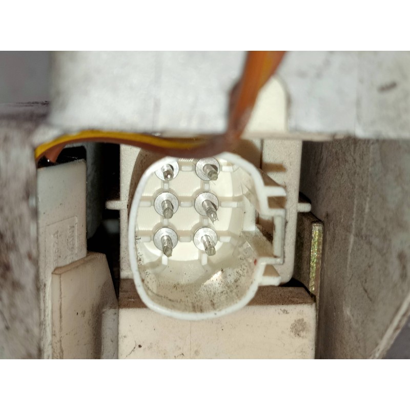 Recambio de motor cierre centralizado delantero derecho para ford puma (cce) 1.4 referencia OEM IAM   3P