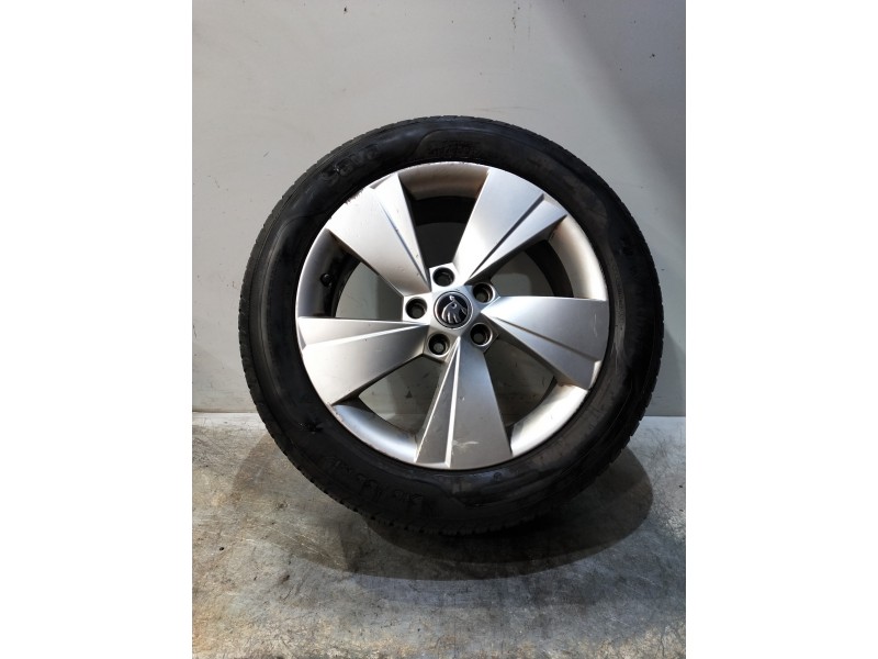 Recambio de juego llantas para skoda superb (3v3) active referencia OEM IAM   215/55/17